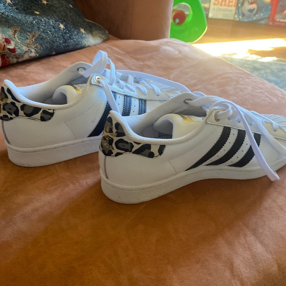 Adidas womens shoe. Worn once